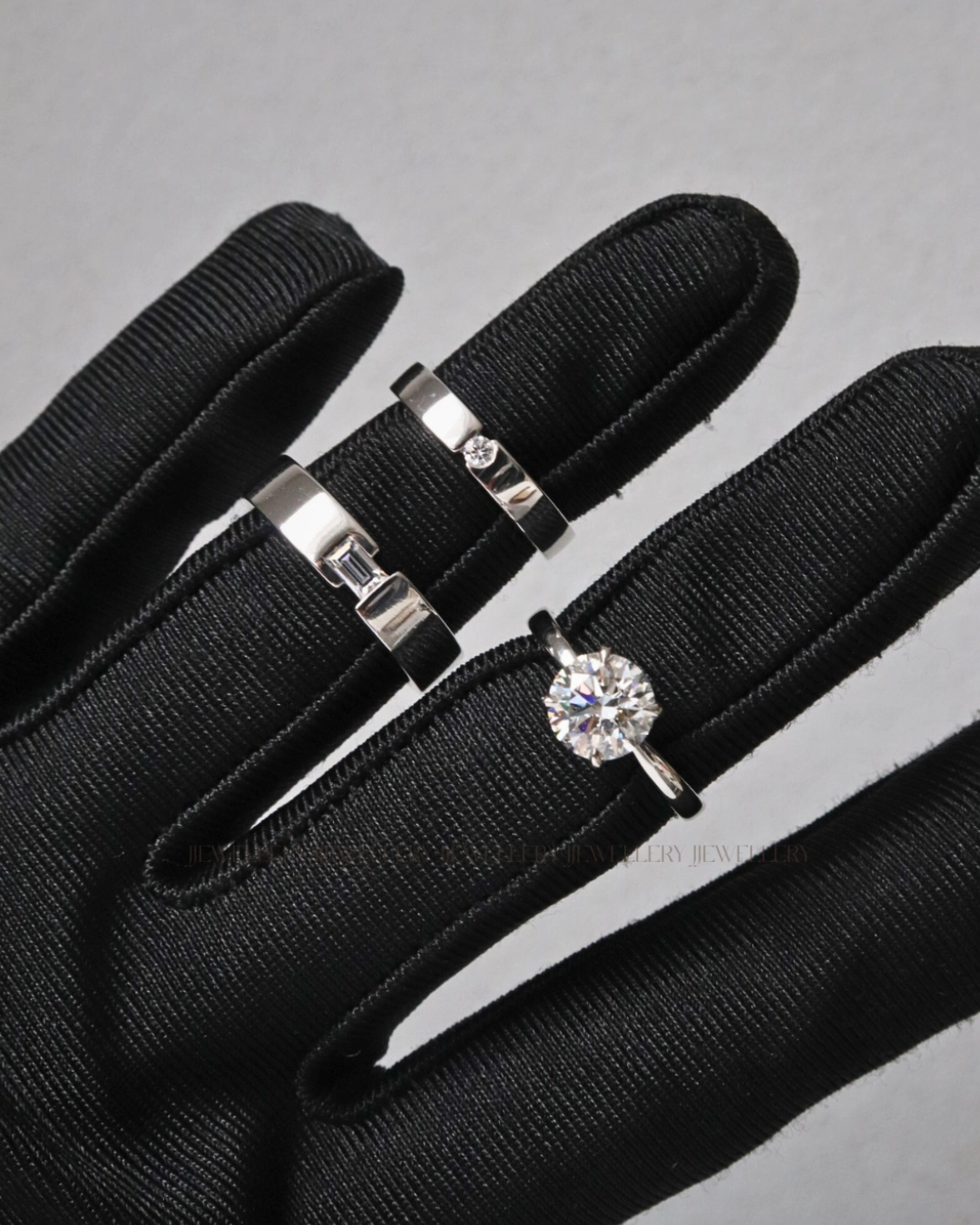 Cặp nhẫn cưới bạch kim chế tác thủ công 1:1 tại JJewellery (JJ), thiết kế tinh tế, đeo hằng ngày