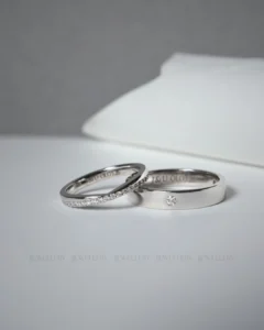 Nhẫn cưới bạch kim khác gì với nhẫn cưới vàng 18k